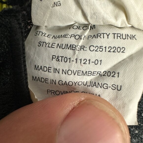 Volcom Boys' XS Swim Trunks Floral Print Polyester Black/Yellow - Picture 8 of 8